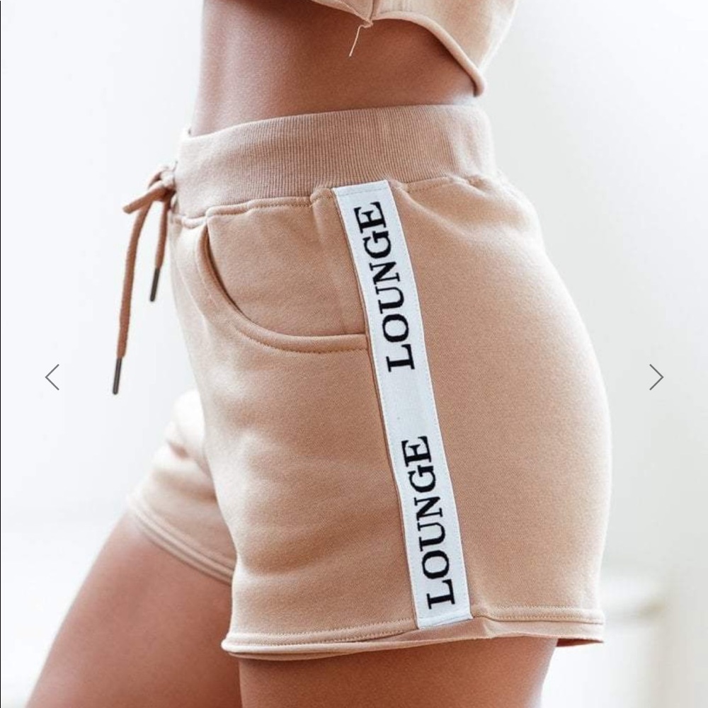 LOUNGE APPAREL SHORTS